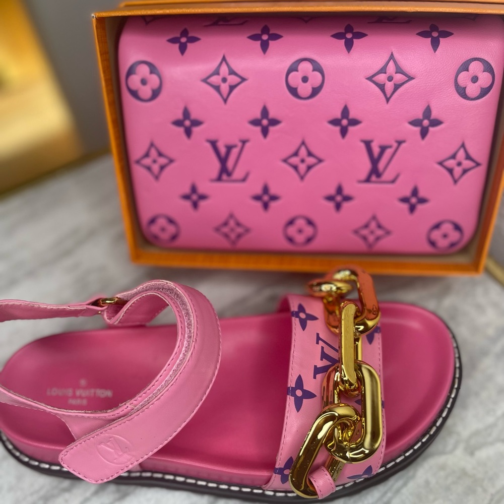 pink and purple shoe / purse set adjustable satraps can fit up to a size 6